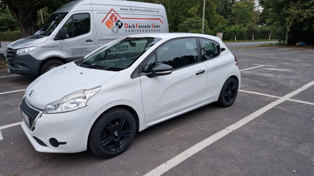 Peugeot 208 99.000 km 2.900 &euro; Mainz-Kastel 55252