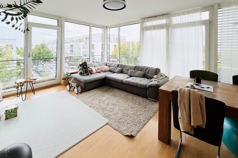 Frankfurt-Riedberg: Gut geschnittene 2-Zimmer-Wohnung mit großem Balkon!
