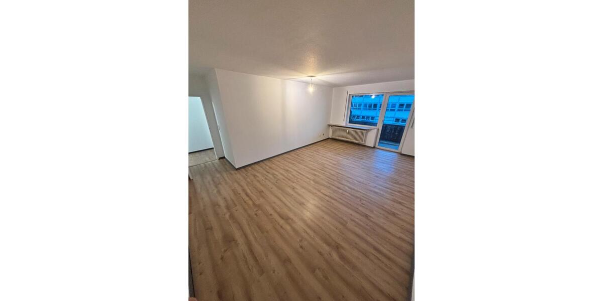 Helle und große 3 Zimmerwohnung 3 zimmer