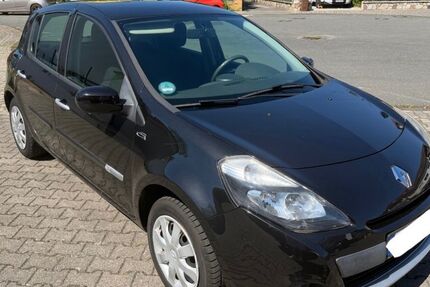 Renault Clio 114.500 km 3.999 &euro; Königstädten 65428
