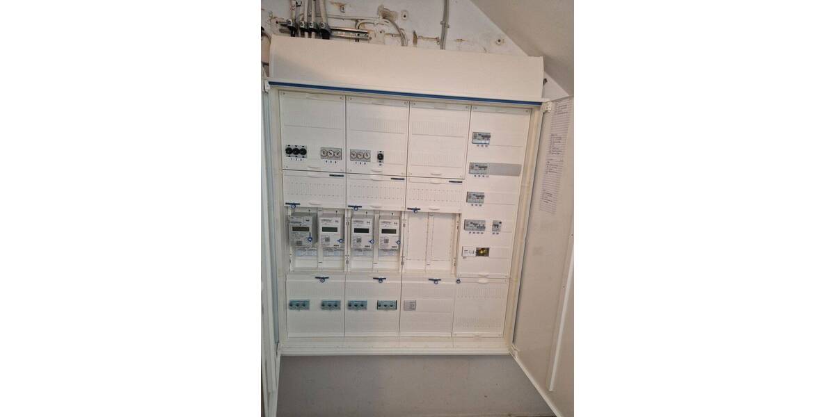 Frisch renoviert: 4-Zimmer-Wohnung mit Gemeinschaftsgarten, Balkon und Wintergarten 4 zimmer