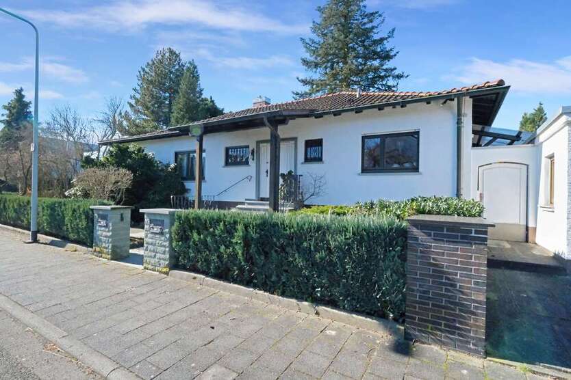Haus zum Kaufen in Kelkheim 1.369.000 € 264 m²