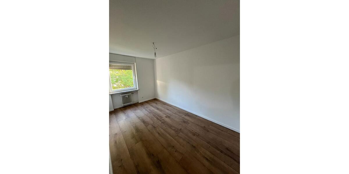Etagenwohnung Wiesbaden Biebrich - 5 Zimmer, 104 m&sup2;, 1.800&euro; | Angebot:26533073