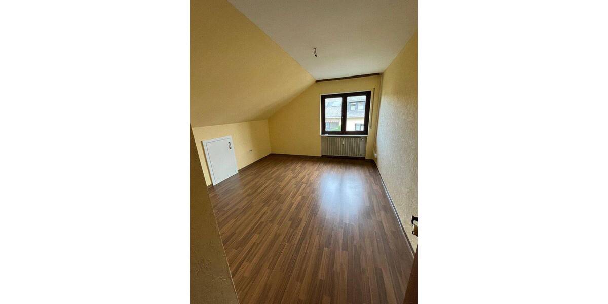 Etagenwohnung Niederselters Niederselters - 4 Zimmer, 110 m&sup2;, 900&euro; | Angebot:26805141