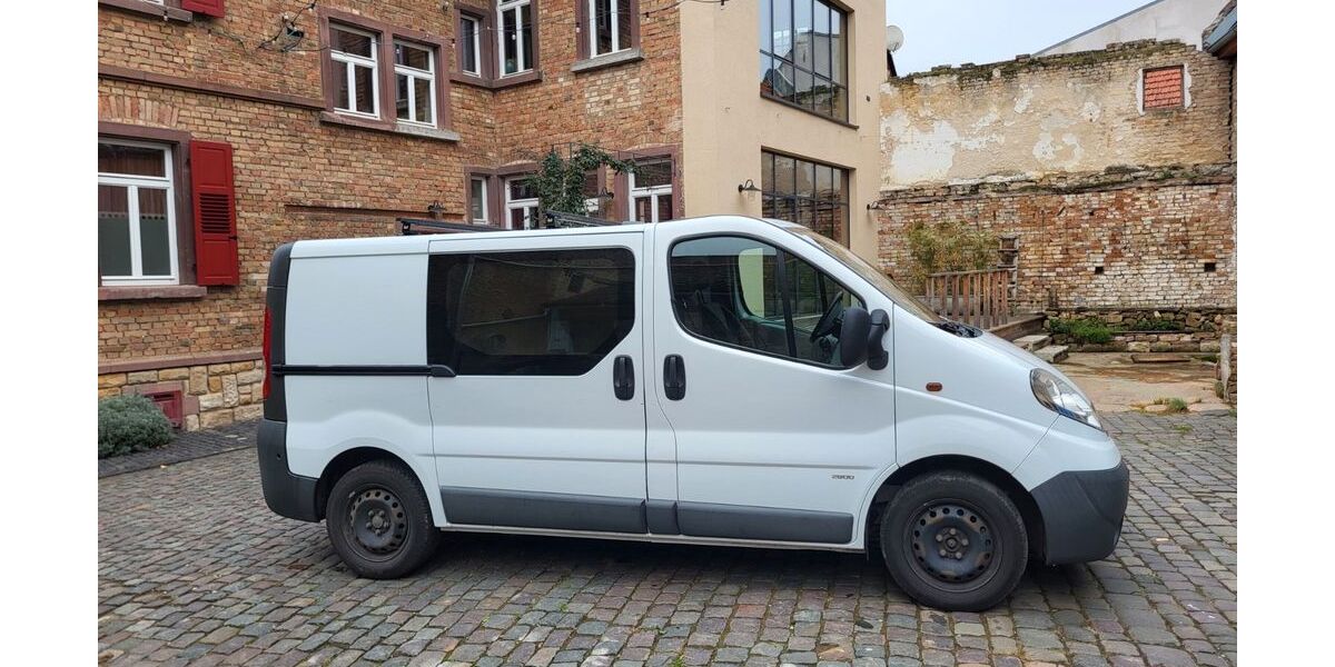 Opel Vivaro 221.000 km 6.100 &euro; Harxheim 55296