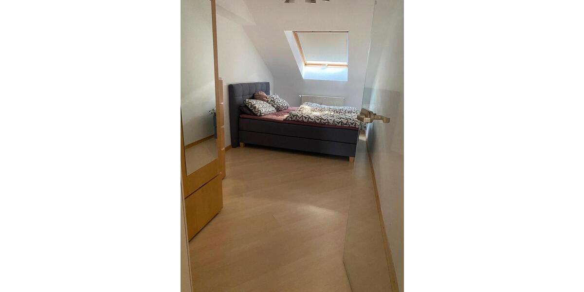 Dachgeschoßwohnung Wiesbaden - 3.5 Zimmer, 75 m&sup2;, 1.067&euro; | Angebot:26039762