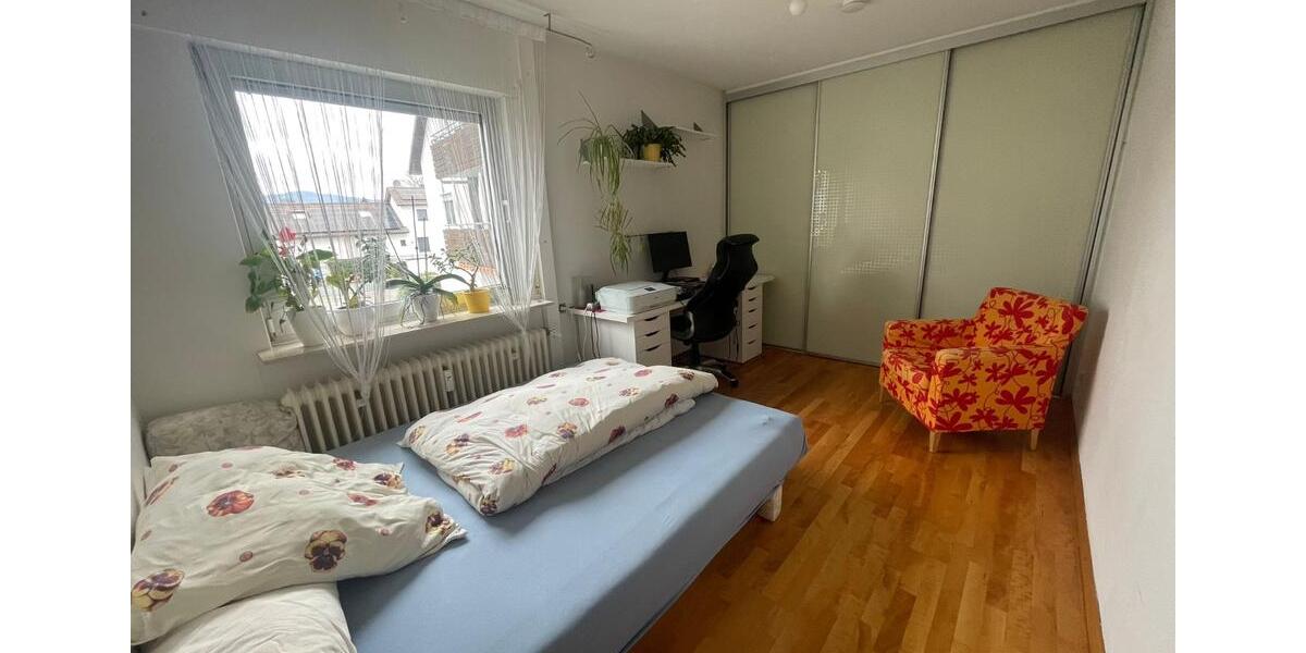 Etagenwohnung Eschborn - 5 Zimmer, 124 m&sup2;, 1.800&euro; | Angebot:25645591