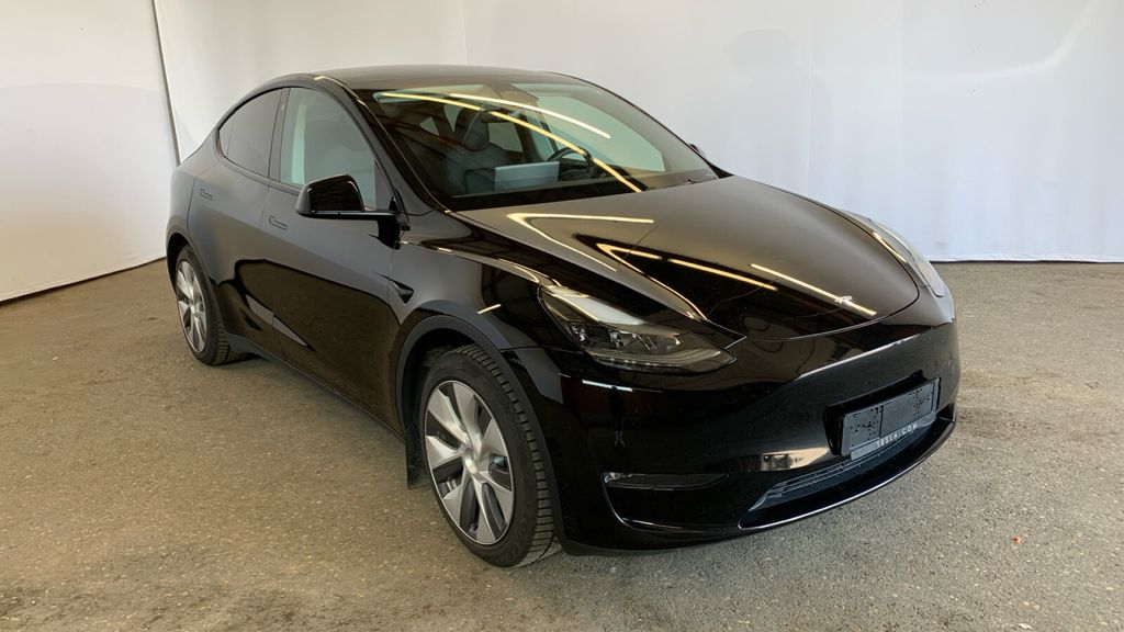 Tesla Model Y 116.389 km 30.565 &euro; Eschborn 65760
