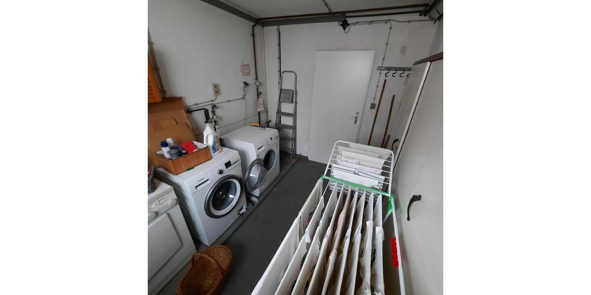 Etagenwohnung Wiesbaden Mainz-Amöneburg - 4 Zimmer, 85 m&sup2;, 1.100&euro; | Angebot:25406577