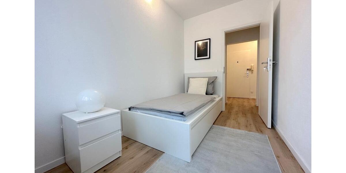 Zimmer frei in moderner 4er WG in Schwalbach – Rheinlandstraße 15 1 zimmer