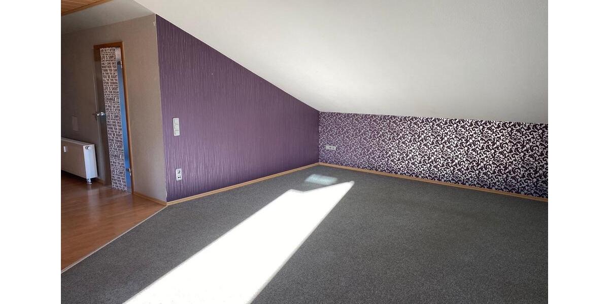 Dachgeschoßwohnung Hünfelden - 2 Zimmer, 100 m&sup2;, 800&euro; | Angebot:24868904