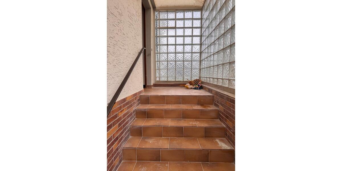 Mehrfamilienhaus, Wohnhaus Oberursel (Taunus) - 7 Zimmer, 156 m&sup2;, 2.500&euro; | Angebot:25329092