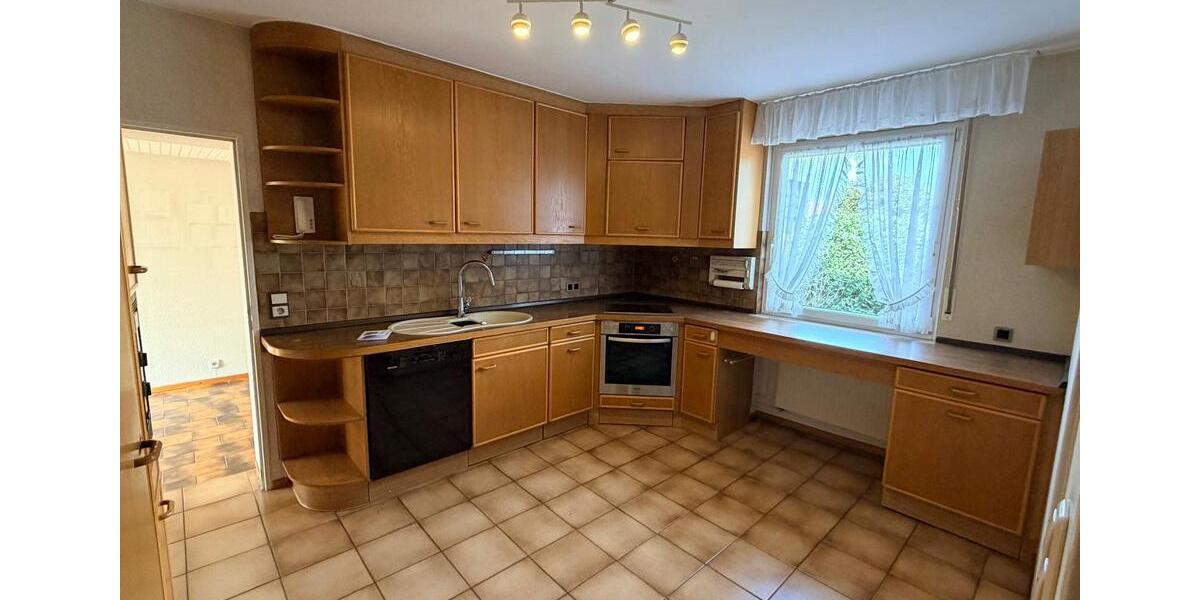 Einfamilienhaus Hochheim am Main - 8 Zimmer, 220 m&sup2;, 775.000&euro; | Angebot:26565880