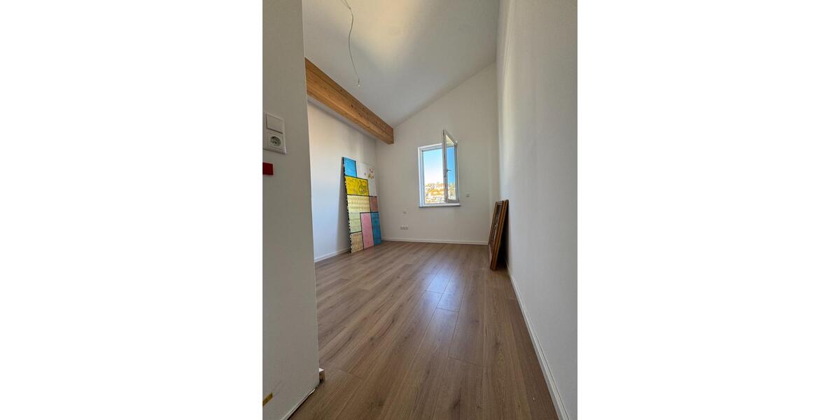 3-Zimmer-Dachgeschosswohnung mit großem Balkon (Neubau) 3 zimmer