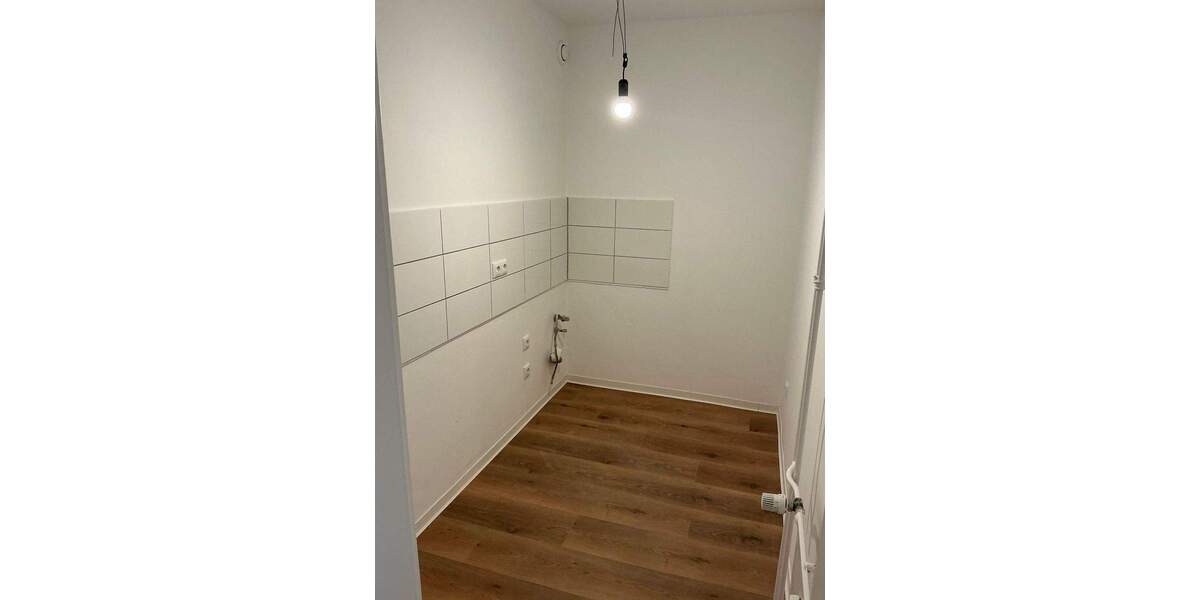 Etagenwohnung Wiesbaden Erbenheim - 1 Zimmer, 43 m&sup2;, 580&euro; | Angebot:25915842