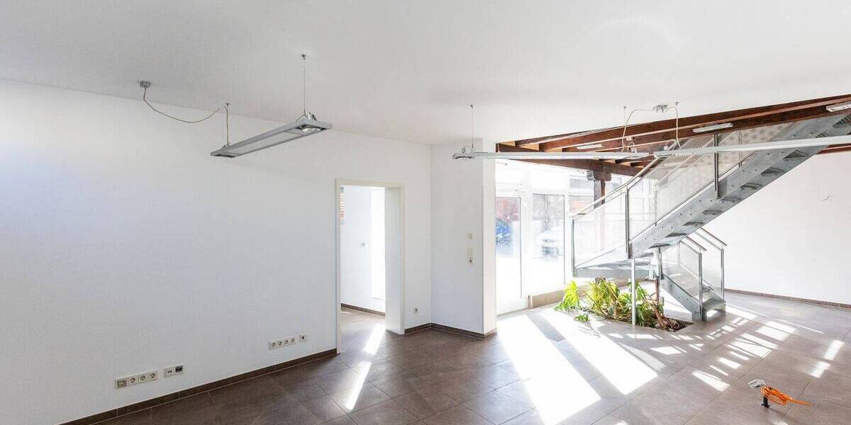 Gewerbeobjekt Bischofsheim - 4 Zimmer, 179 m&sup2;, 1.825&euro; | Angebot:26498819