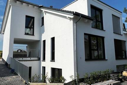 Haus Mainz Weisenau - 6 Zimmer, 159 m&sup2;, 2.500&euro; | Angebot:23587981