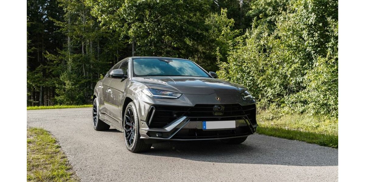 Lamborghini Urus 4.499 km 309.490 € Wiesbaden 65187