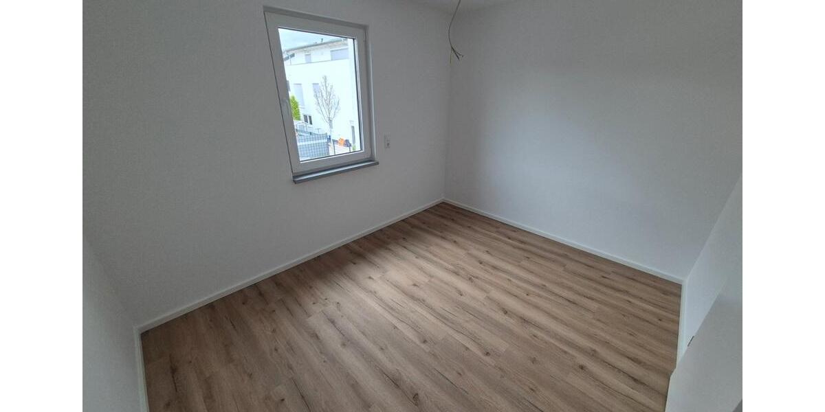 Etagenwohnung Mörfelden-Walldorf Walldorf - 4 Zimmer, 107 m&sup2;, 2.000&euro; | Angebot:26314684