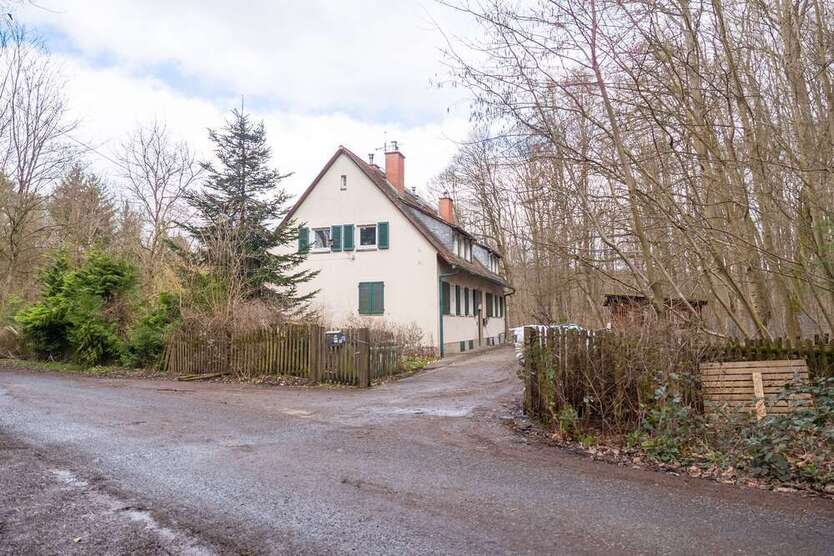 Haus zum Kaufen in Wiesbaden 649.000 € 246.84 m²