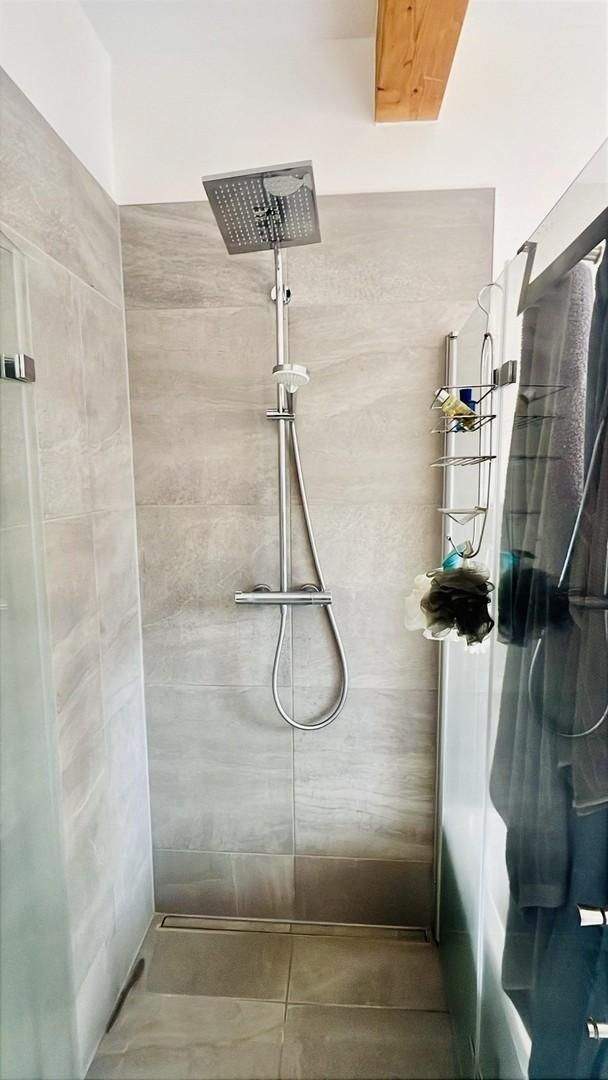 Geräumige Familienwohnung mit Balkon in Frankfurt am Main 7 zimmer