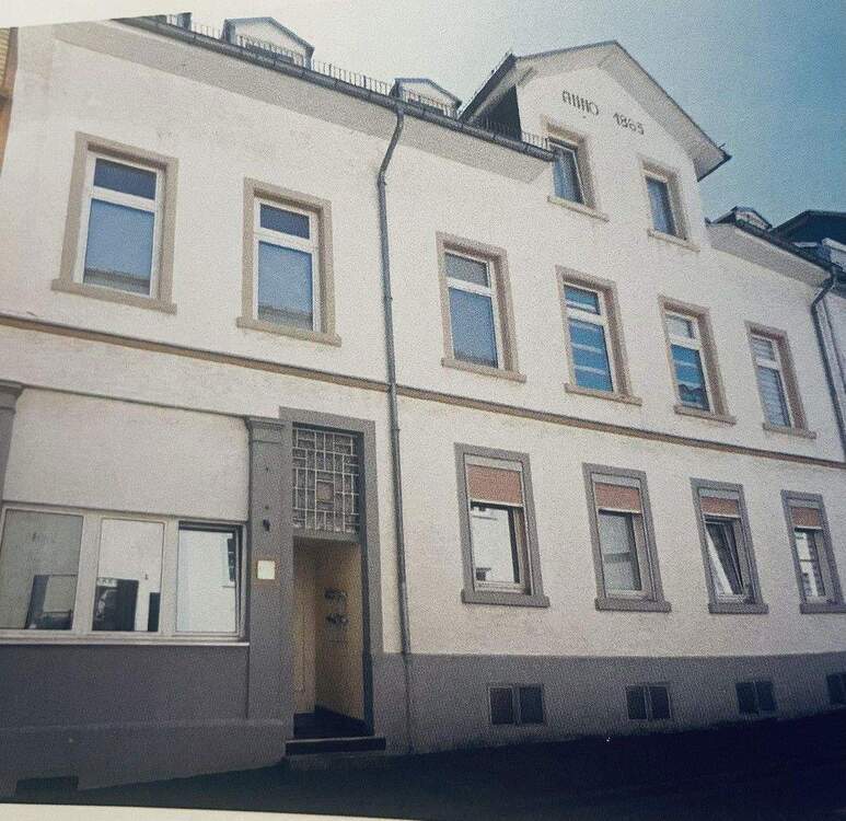 Denkmalgeschütztes 5-Parteienhaus mit großer Dachterrasse in Wiesbaden Nordost. Provisionsfrei. 1 zimmer