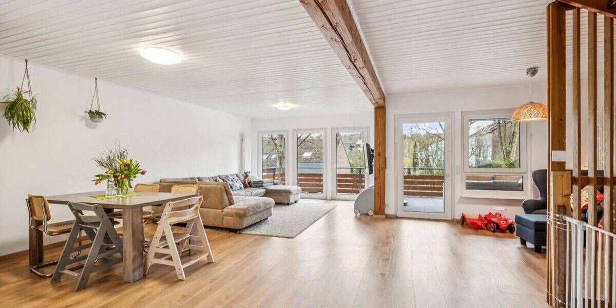 Einfamilienhaus Eppstein Vockenhausen - 8 Zimmer, 250 m&sup2;, 715.000&euro; | Angebot:26094118