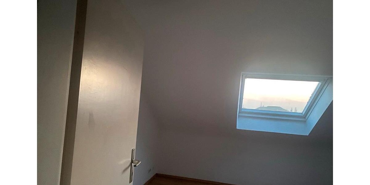 Dachgeschoßwohnung Frankfurt am Main West - 2 Zimmer, 48 m&sup2;, 610&euro; | Angebot:24860512