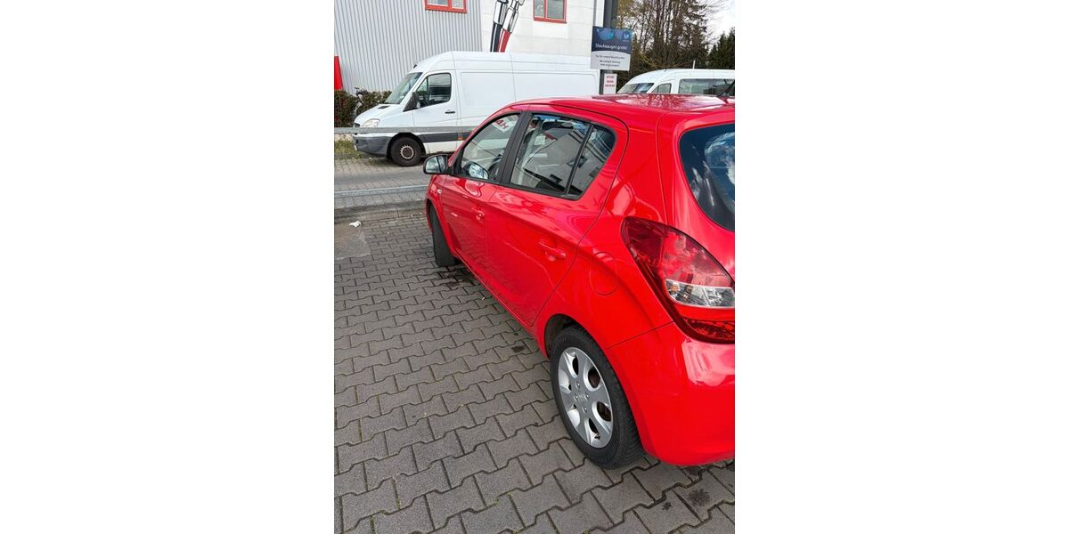 Hyundai i20 150.000 km 2.950 &euro; Wiesbaden 65203