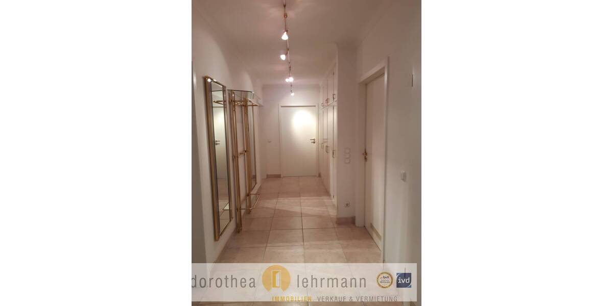 Etagenwohnung Wiesbaden Südost - 4 Zimmer, 152 m&sup2;, 1.900&euro; | Angebot:26170806