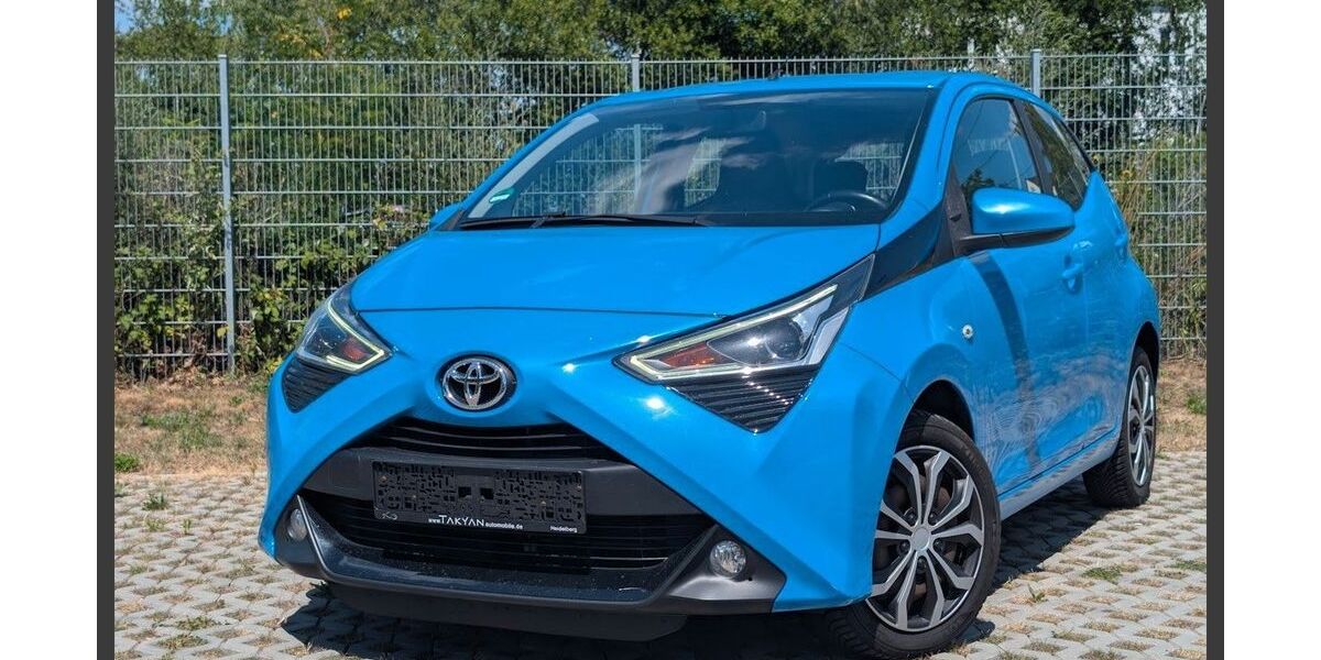 Toyota Aygo (X) 67.200 km 8.890 &euro; Wiesbaden 65203