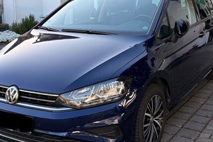 VW Golf Sportsvan 66.000 km 14.900 &euro; Flörsheim 65439