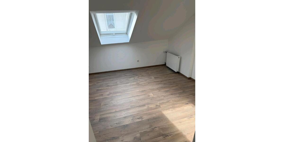 Dachgeschoßwohnung Ingelheim am Rhein - 1 Zimmer, 70 m&sup2;, 1.080&euro; | Angebot:25261107