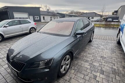 Skoda Superb 160.000 km 11.999 &euro; wiesbaden 65191