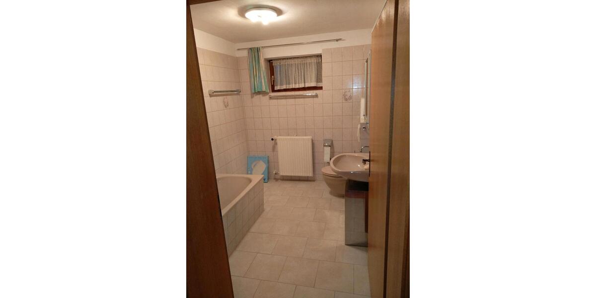 Einfamilienhaus Oberursel (Taunus) - 7 Zimmer, 220 m&sup2;, 2.750&euro; | Angebot:23213902
