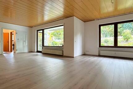 Wohnung Wiesbaden Nordost - 4 Zimmer, 133 m&sup2;, 1.300&euro; | Angebot:25417642