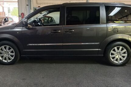 Lancia Voyager 165.000 km 13.900 &euro; Rüsselsheim 65428