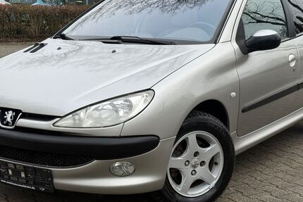 Peugeot 206 150.000 km 3.490 &euro; Rüsselsheim 65428