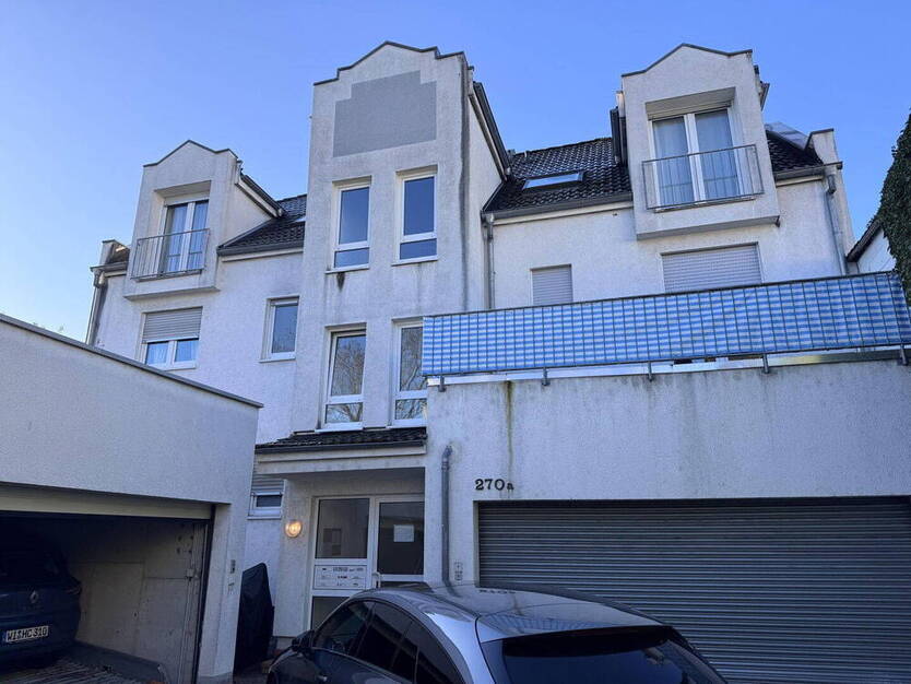 2-Zi Wohnung in Wiesbaden Dotzheim Bad Terrasse Einbauküche Garage 2 zimmer