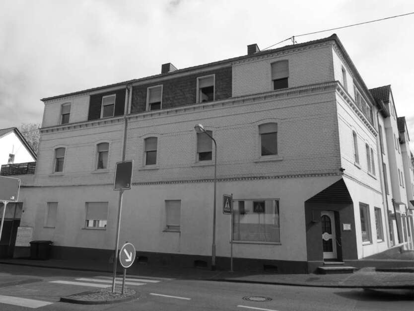 Haus zum Kaufen in Wiesbaden 1.400.000 € 290 m²