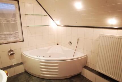 Klein-Gerau 2,5 Zimmer, Küche, Bad DG Wohnung