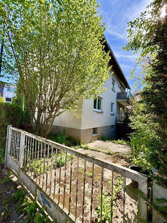 Haus zum Kaufen in Bad Homburg 695.000 € 202 m²