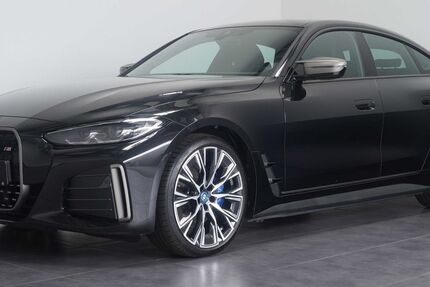 BMW i4 5.599 km 49.950 &euro; Wiesbaden 65205