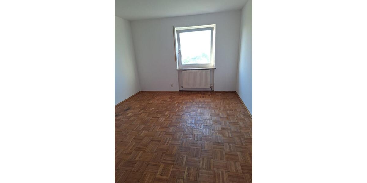 Dachgeschoßwohnung Wörrstadt - 2.5 Zimmer, 85 m&sup2;, 850&euro; | Angebot:26649221