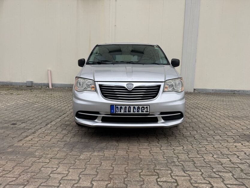 Lancia Voyager 160.000 km 8.900 € Frankfurt am Main 65933