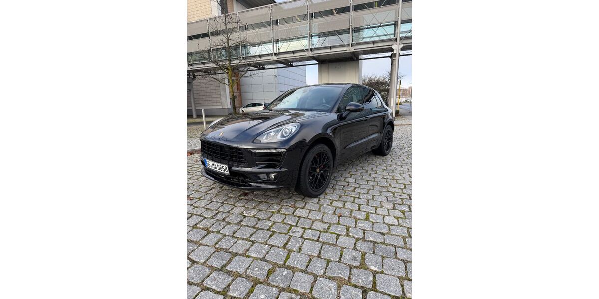 Porsche Macan 239.000 km 26.800 € Bischofsheim 65474