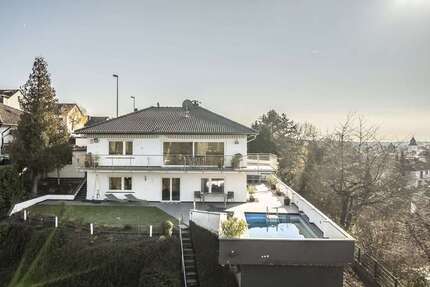 Haus zum Kaufen in Wiesbaden 1.290.000 € 248.6 m² 5 zimmer