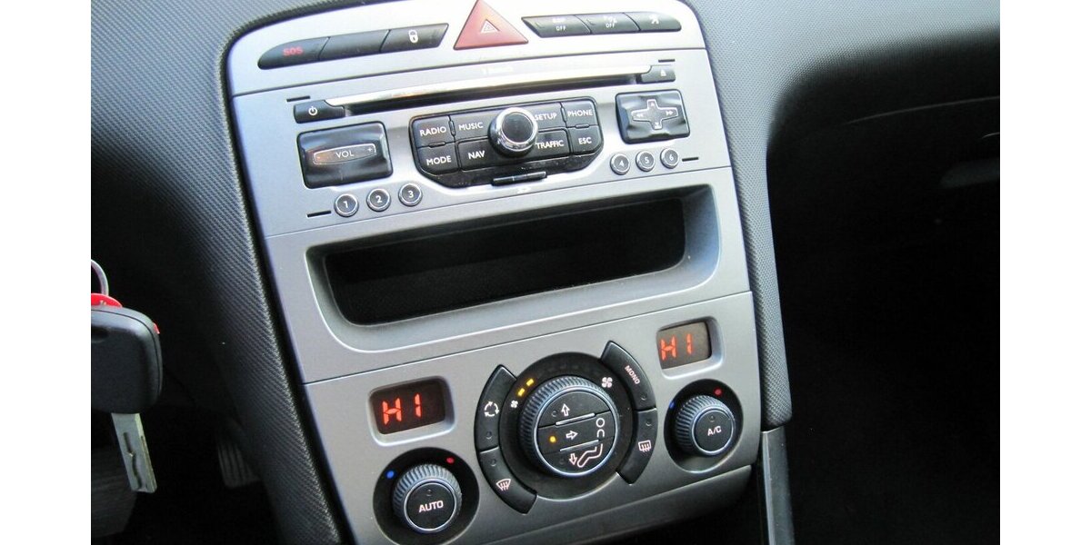 Peugeot 308 Platinum+ Klma+Insp+ TÜV + NEU + 230.447 km 3.435 &euro; Schwalbach/Taunus 65824