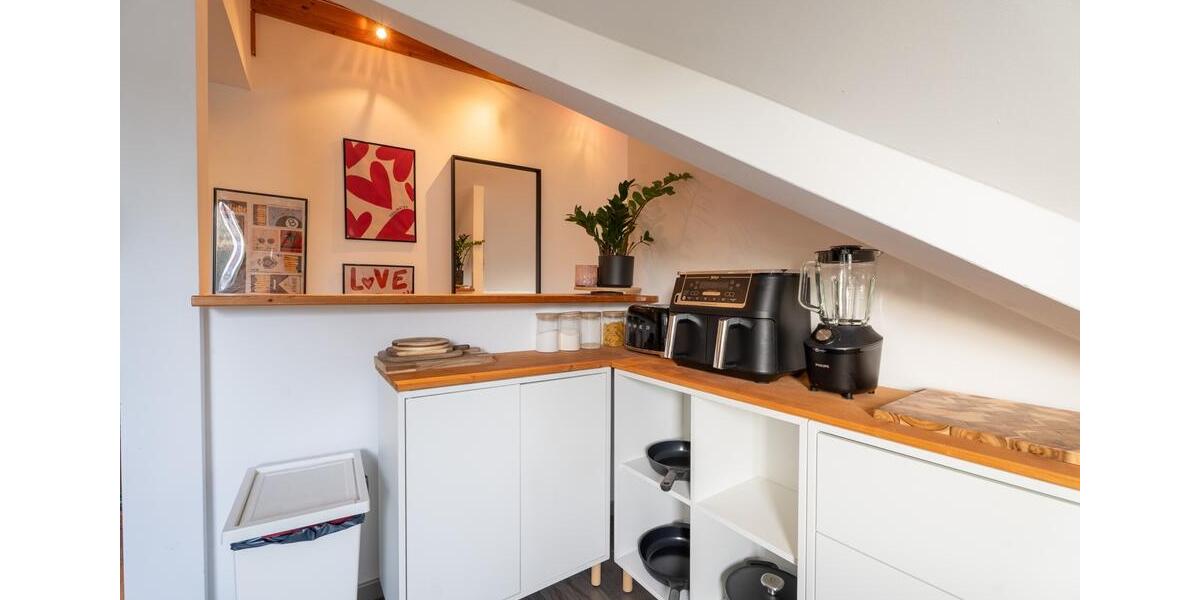 Dachgeschoßwohnung Wiesbaden Mainz-Amöneburg - 2.5 Zimmer, 104 m&sup2;, 1.200&euro; | Angebot:26547082