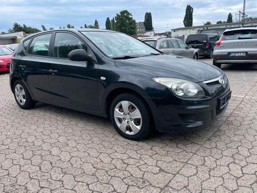 i30